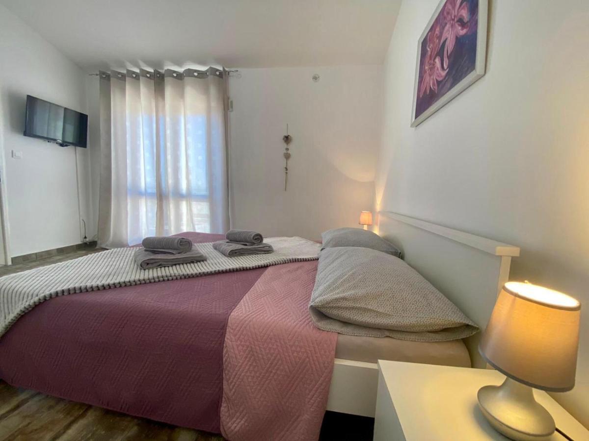 Apartments King - City Center Novalja Eksteriør billede