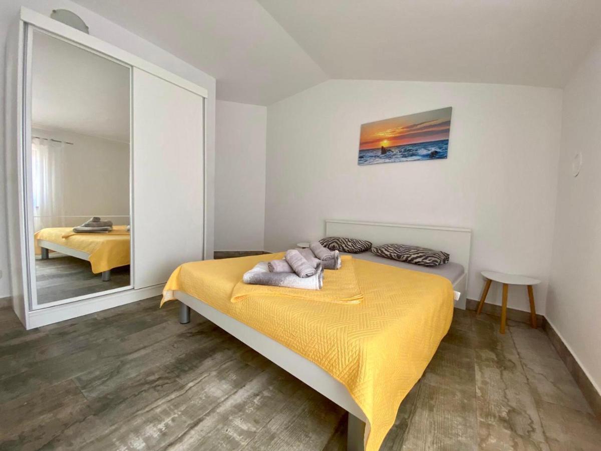 Apartments King - City Center Novalja Eksteriør billede